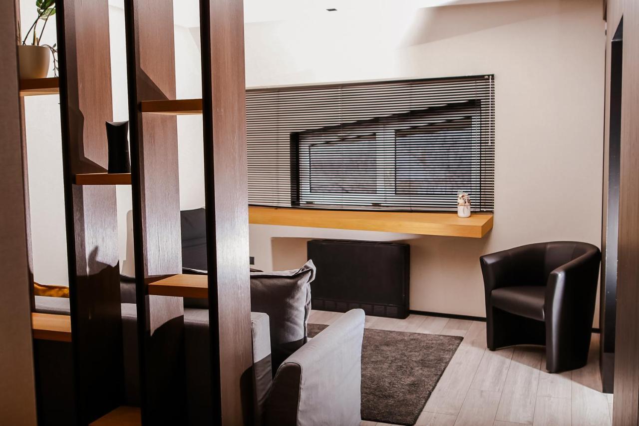 Sohaz Panzio Es Apartmanhaz Szolnok Exterior photo